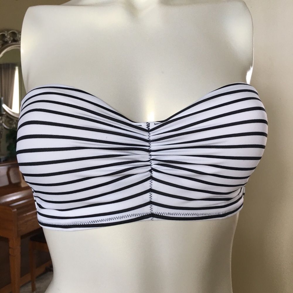 Victoria’s Secret Bandeau Swim Top🌹